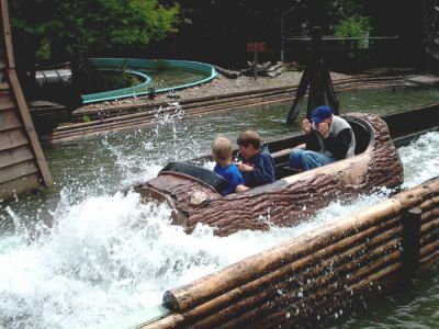 23 - Hansapark Wildwasserfahrt.jpg