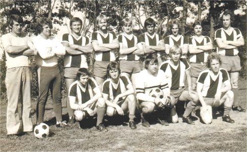 1975 - TSV Aukrug 1. Herren.jpg