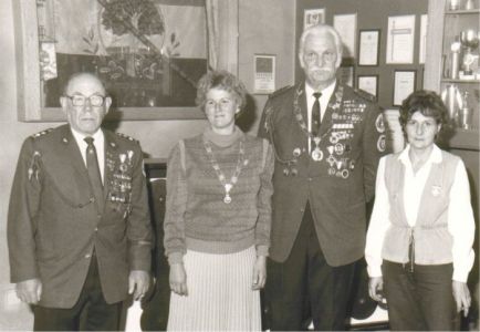 1984 - Schuetzen mit Werner Busch u.a.jpg